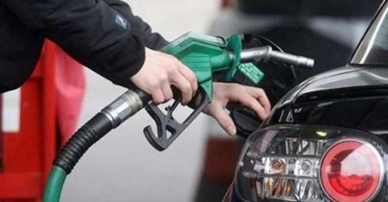 Dün yapılan indirim geri alındı; Benzine 7 kuruş zam geldi