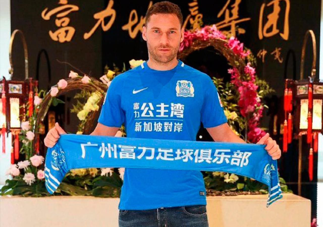 Dusko Tosic resmen Guangzhou R&F'de