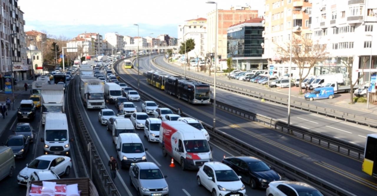 Kısıtlamada şaşırtan trafik