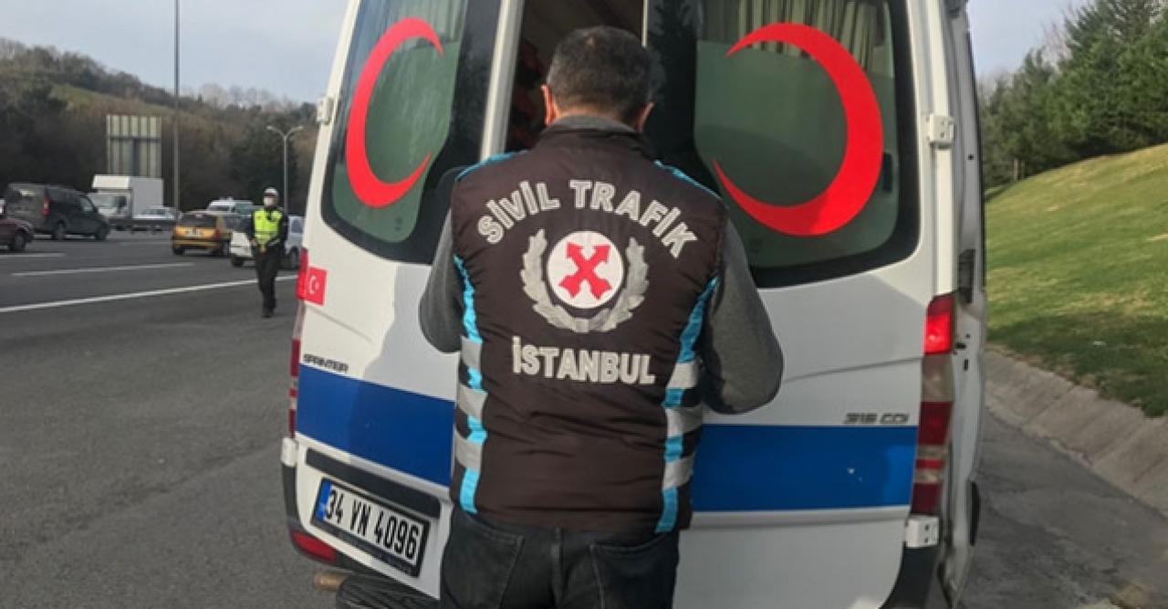 İstanbul'da çakar denetimi yapıldı; boş ambulansa da ceza kesildi