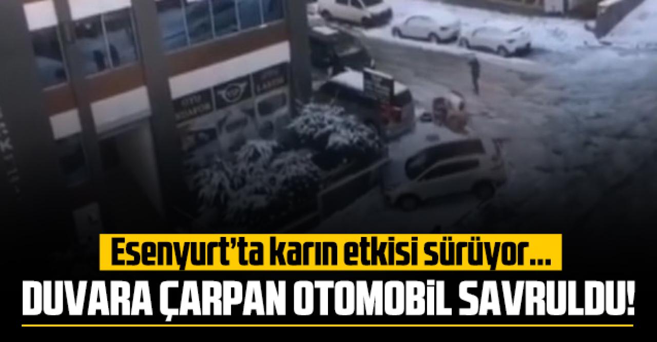 Esenyurt'ta kayan araç duvara çarptıktan sonra yola savruldu! İki kişi zor kurtuldu