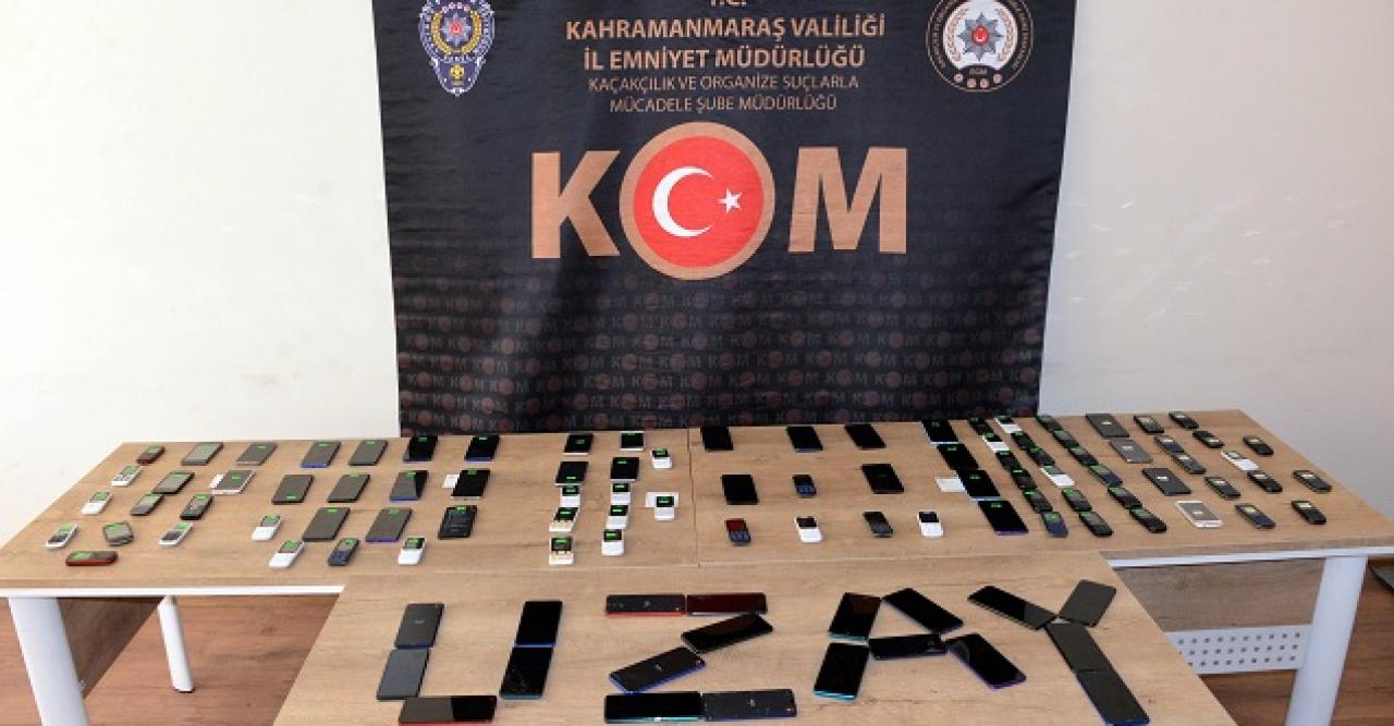 Kahramanmaraş polisi, ele geçirdiği kaçak telefonlarla ‘Uzay’ yazdı