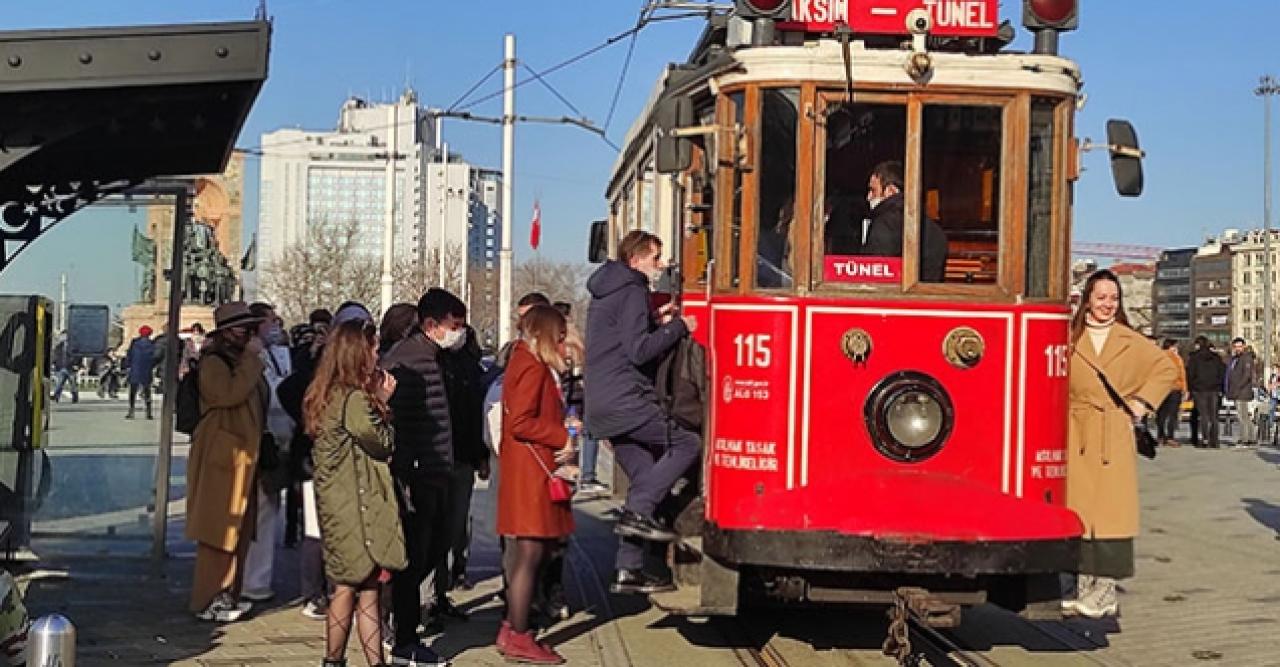 İstiklal Caddesi'nde dikkat çeken yoğunluk