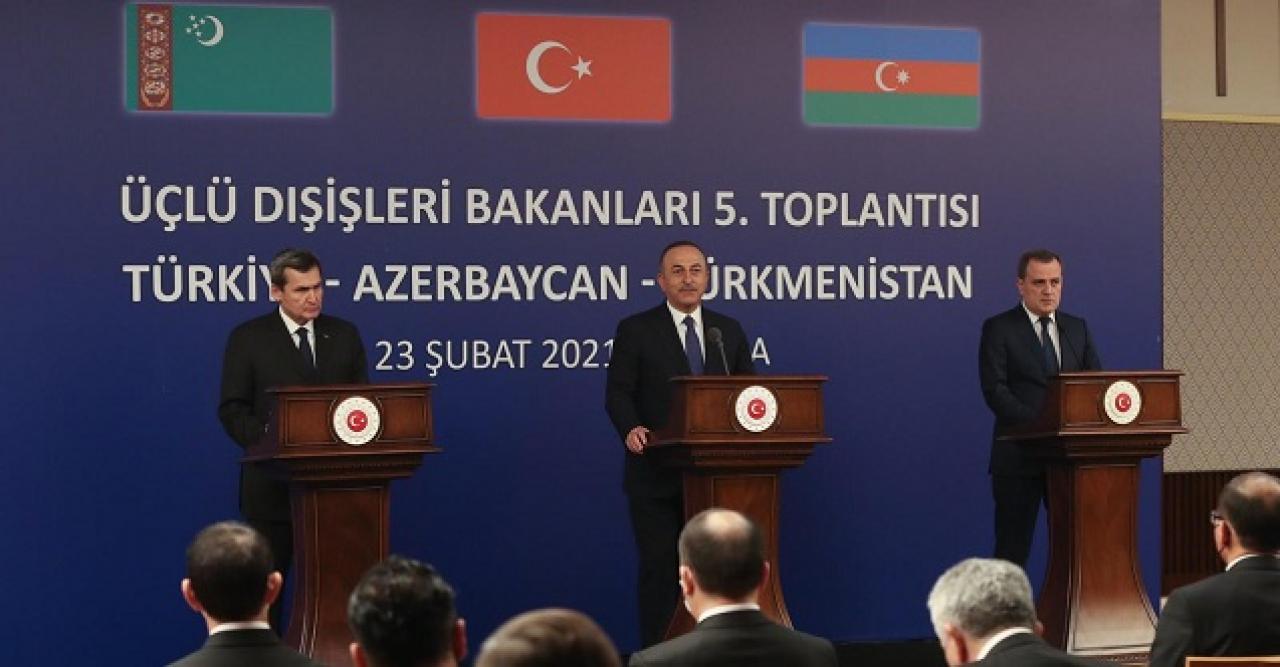 Çavuşoğlu, Azerbaycan ve Türkmenistan Dışişleri bakanlarıyla bir araya geldi