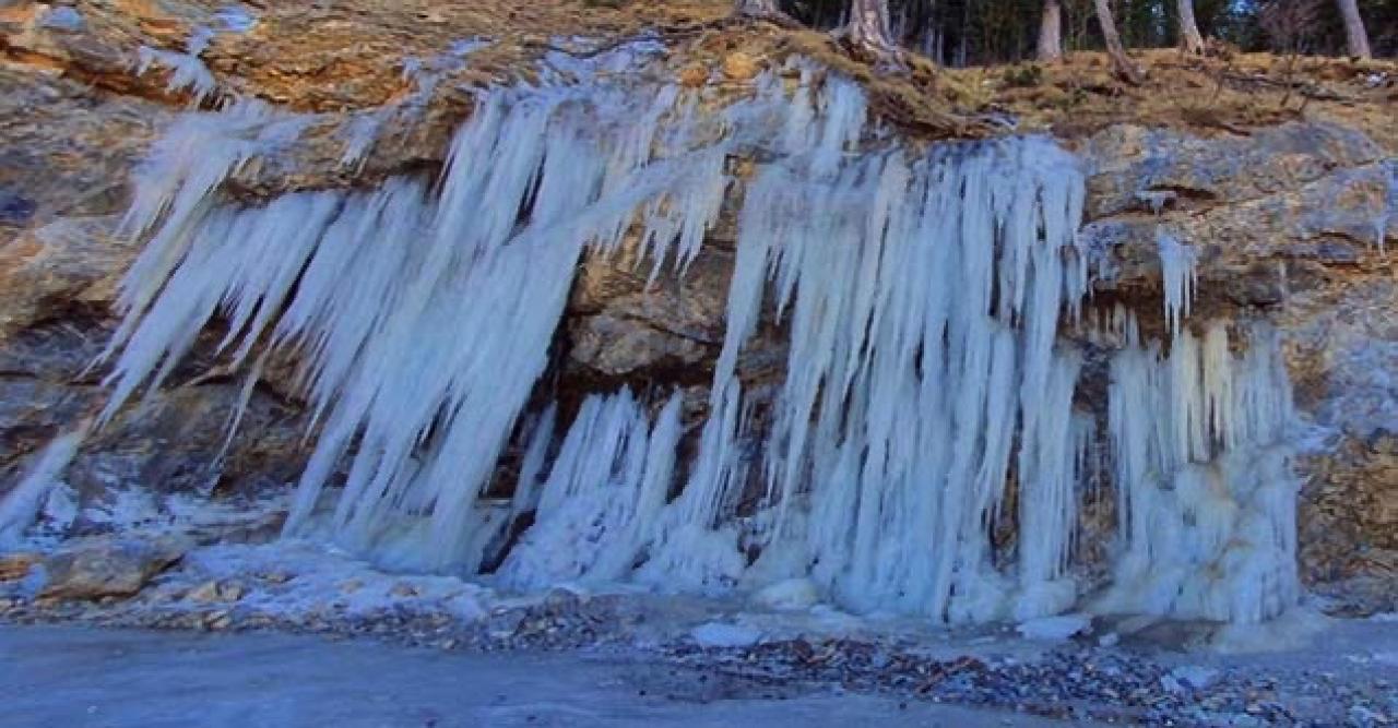 Antalya'da 6-7 metre büyüklüğünde buz kütlesi oluştu