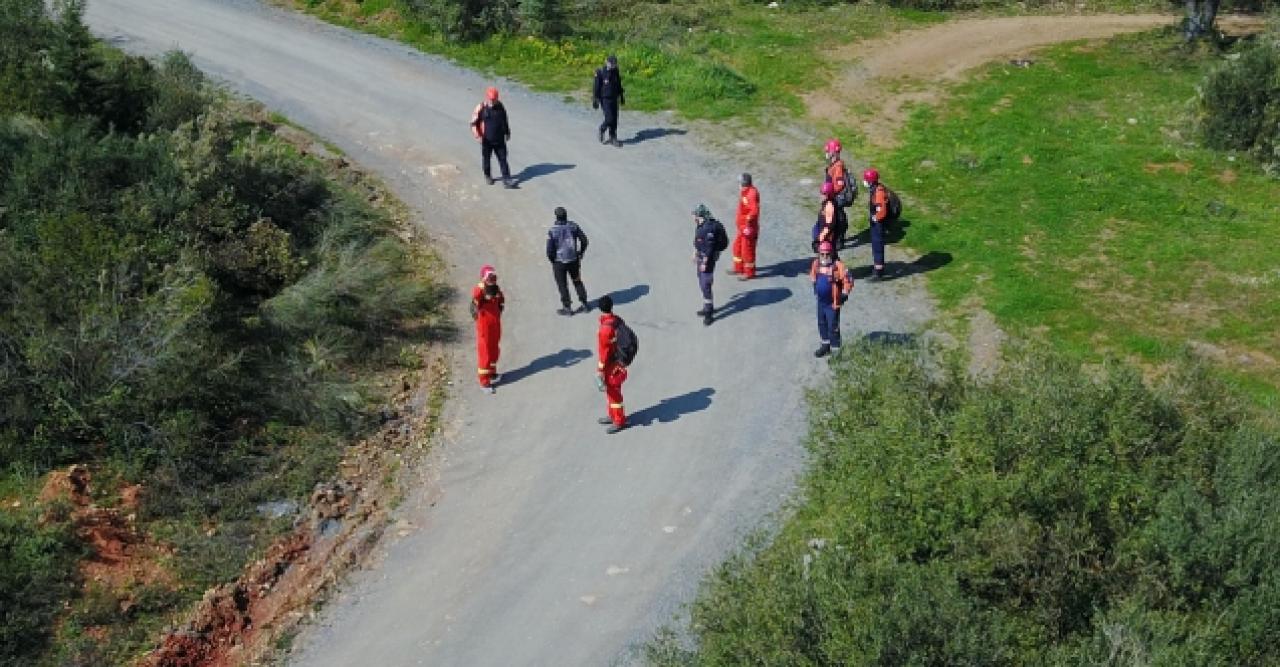 Kafayı çekip evden ayrıldı