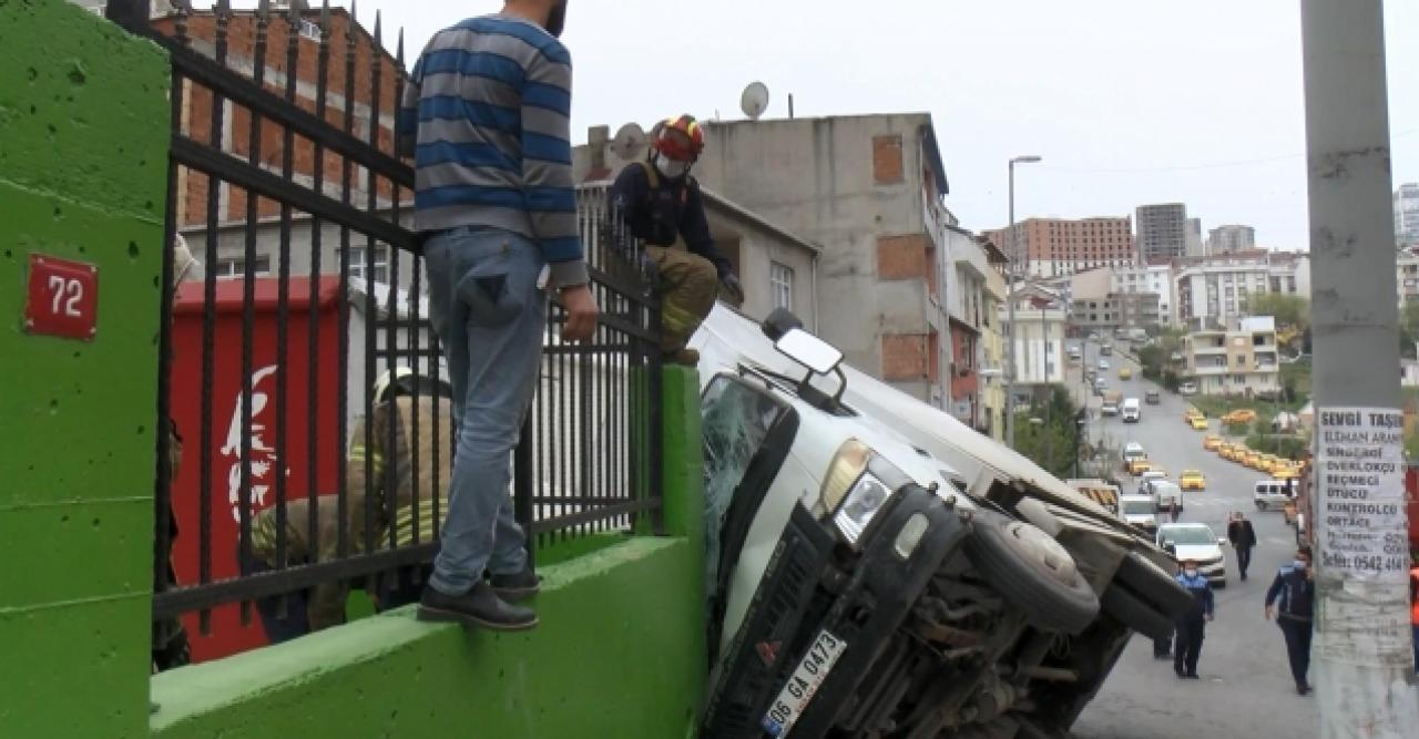 Kamyon kreş duvarına çarptı