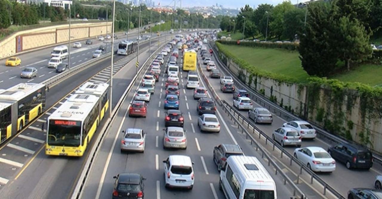 Yeni haftada trafik yoğunluğu