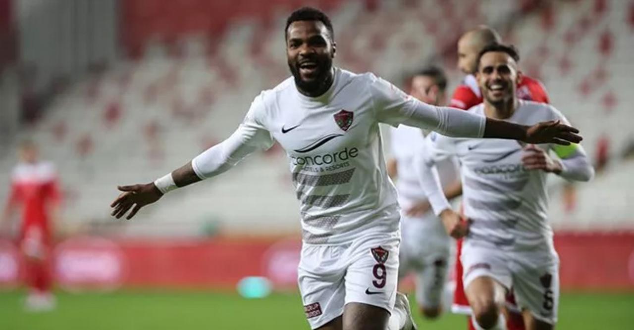 Aaron Boupendza için Fenerbahçe'ye RC Lens şoku