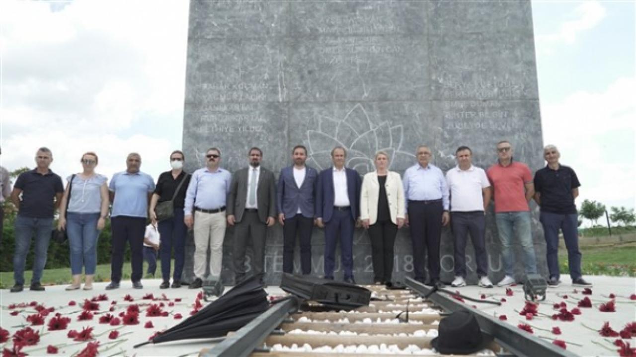 Çorlu tren katliamında hayatını kaybedenler anısına anıt yapıldı