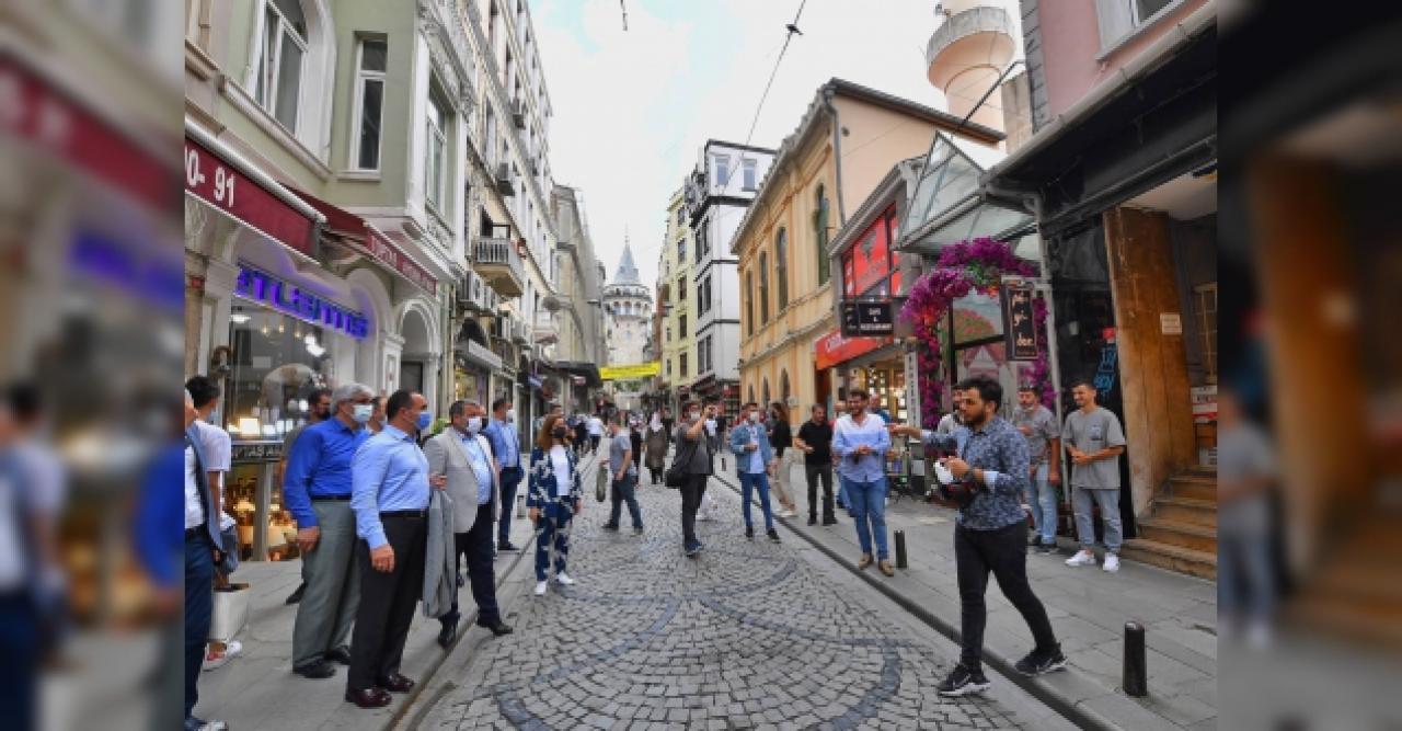 Beyoğlu'nda Büyük Hendek yayalaştırıldı