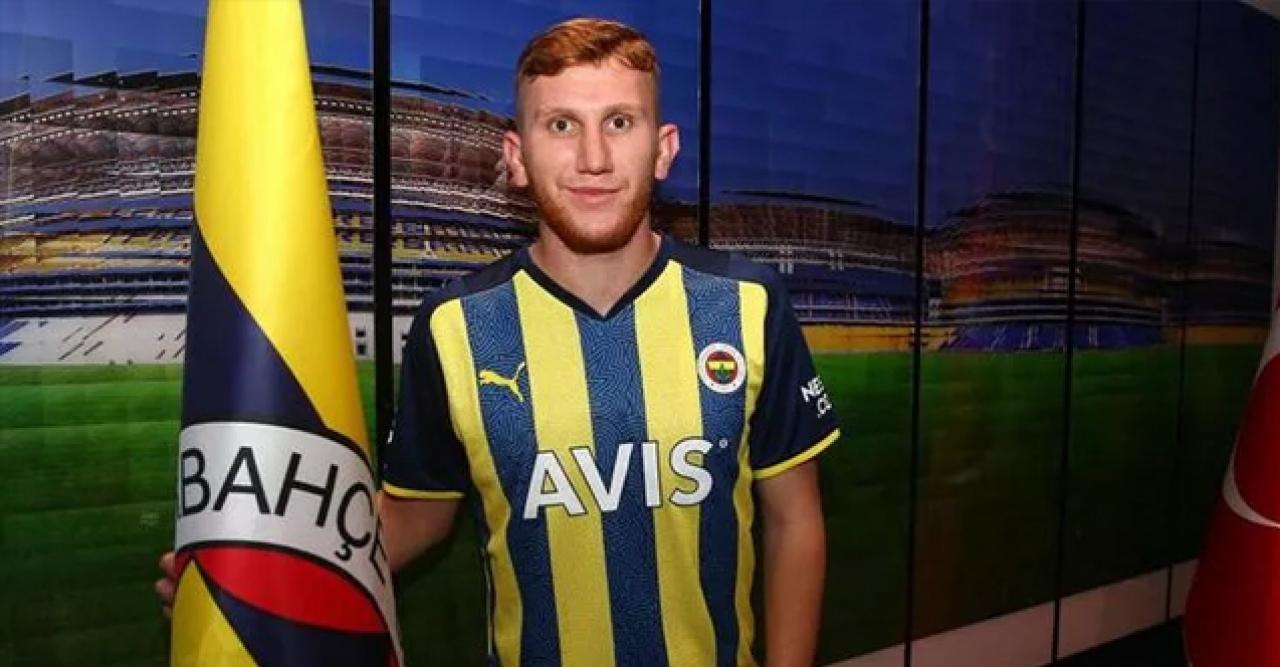 Fenerbahçe'de Burak Kapacak bilmecesi! 3 hafta geçti ama lisansı çıkmadı