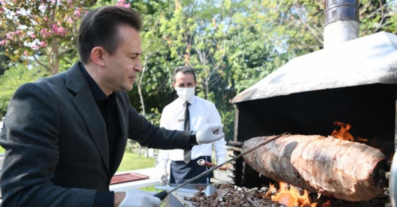 Başkan çocuklara cağ kebabı yaptı