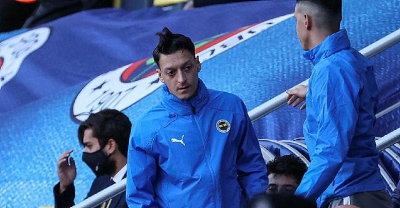 Mesut Özil'den Vitor Pereira'ya sert tepki! Yeleğini fırlattı...