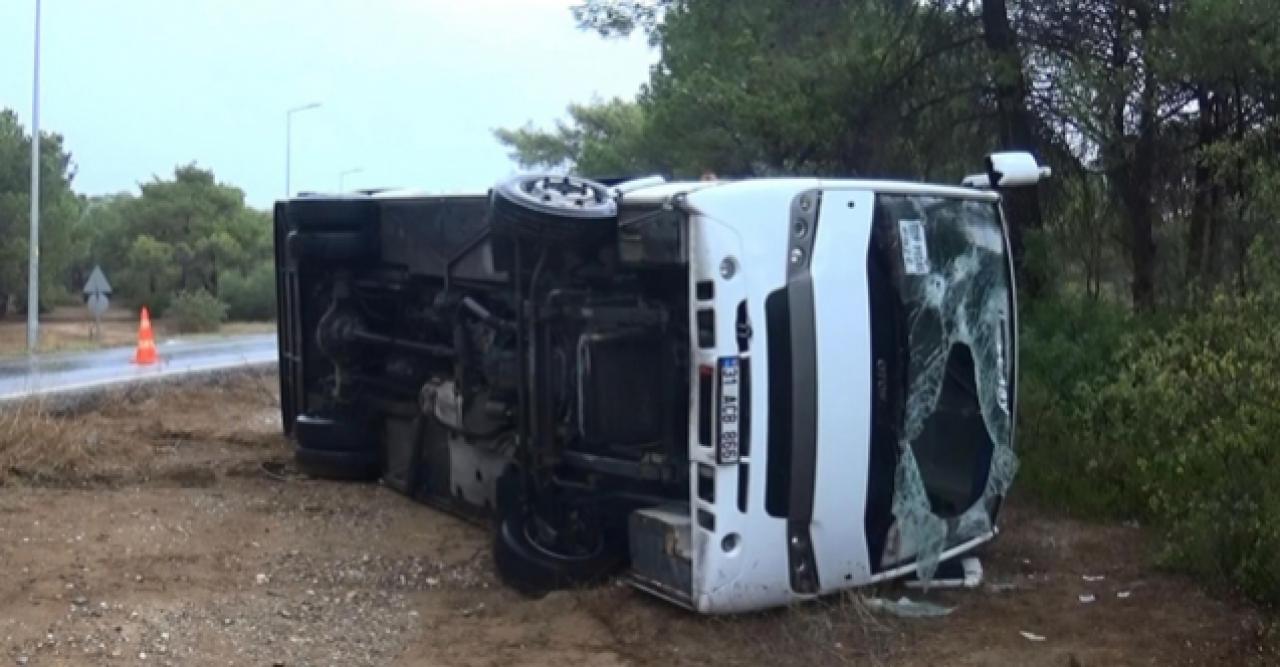 Antalya'da otobüs devrildi: 8 yaralı