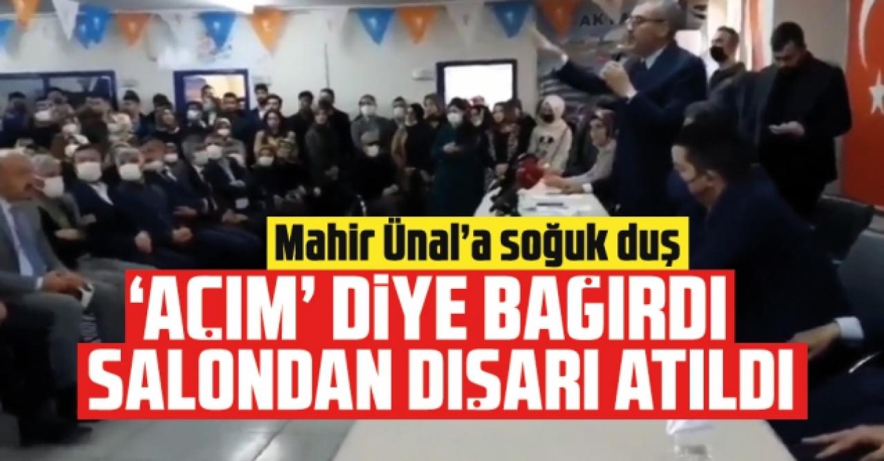 Mahir Ünal'a "açım" diyen vatandaş salondan çıkarıldı