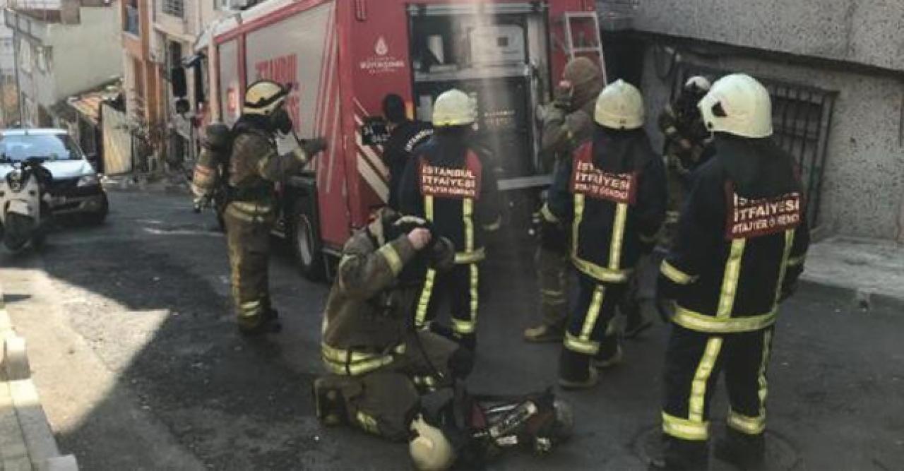 Beyoğlu'ndaki 2 katlı binada yangın