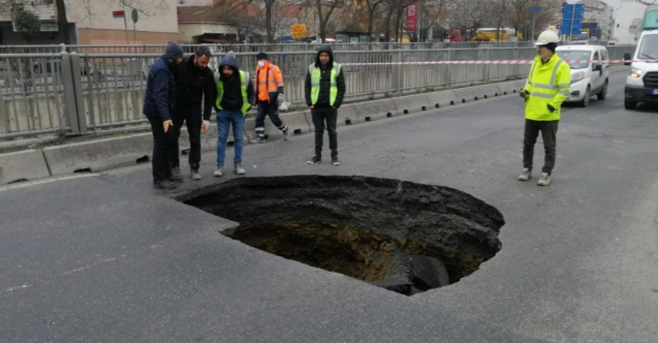 Bağcılar'da metro inşaatı yanında göçük oluştu