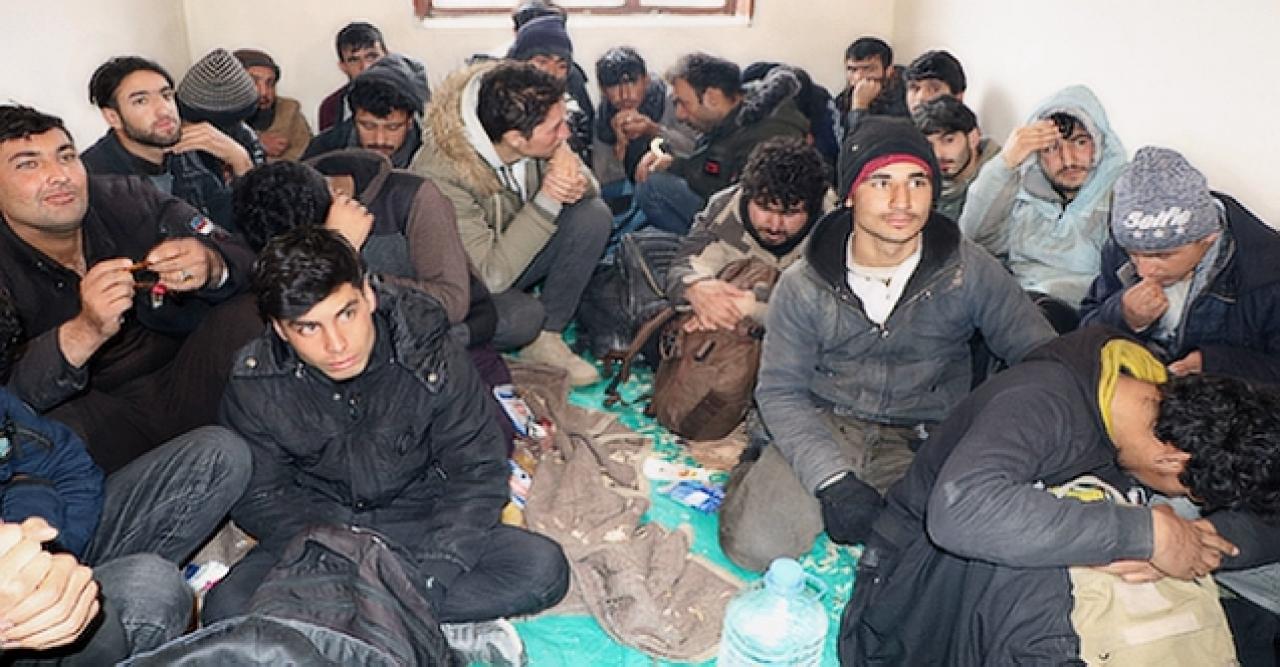 İş yerine tıka basa doldurulan kaçak göçmenler yakalandı