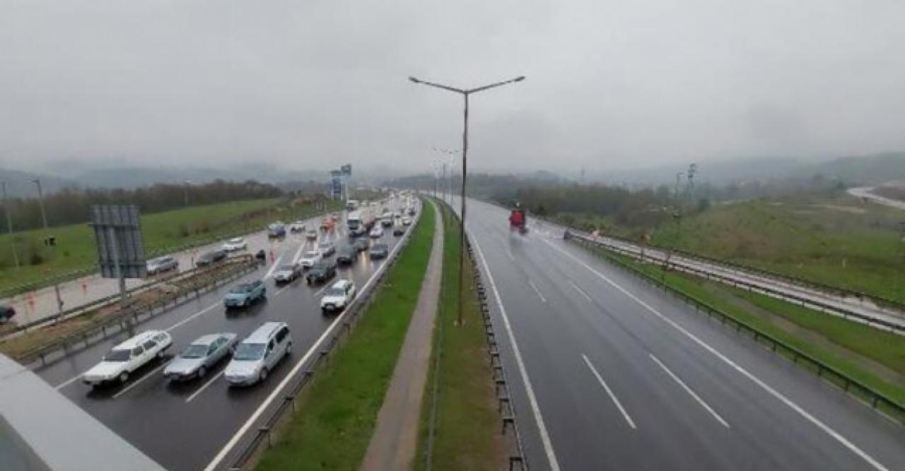 TEM ve D-100'ün Bolu geçişinde bayram yoğunluğu