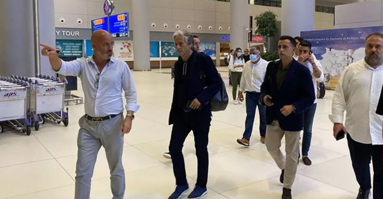 Jorge Jesus İstanbul'a geldi! O ismi de yanında getirdi