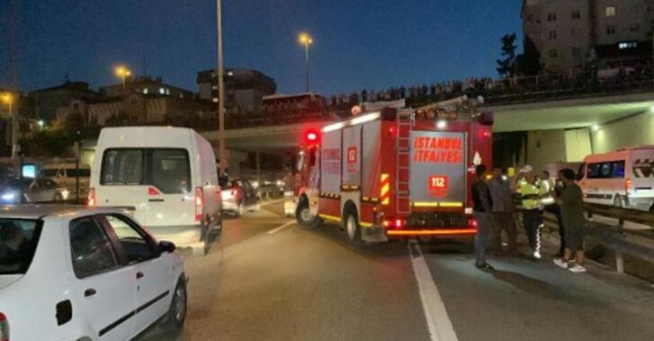 Pendik'te arıza yapan kamyonete otomobil çarptı: 1'i ağır 4 yaralı