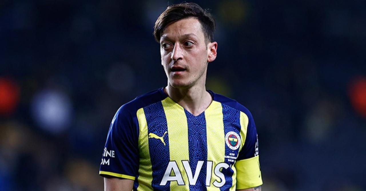 Fenerbahçe'de Mesut Özil ile yollar ayrıldı!