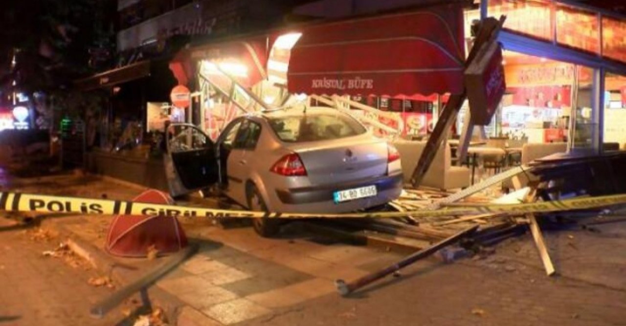 Kadıköy'de otomobil büfeye daldı