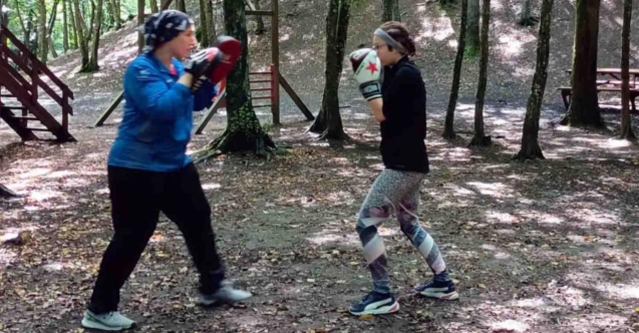 Ormanda kick boks zamanı