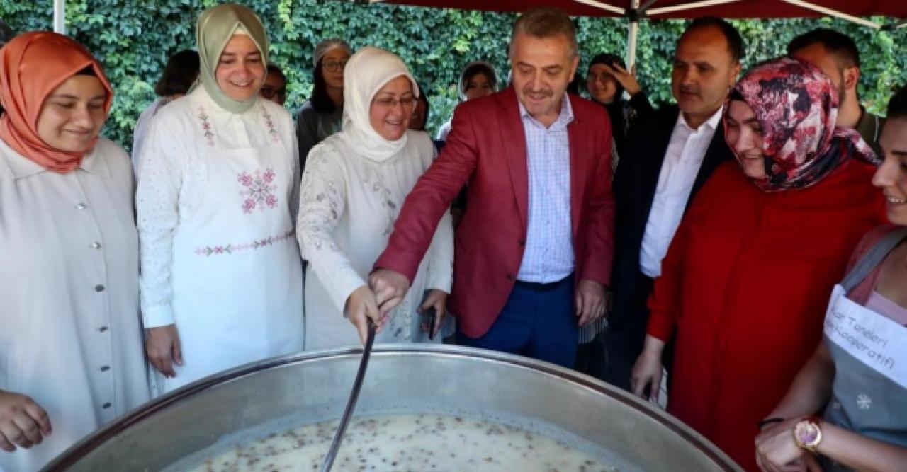 Gaziosmanpaşa aşure dağıttı