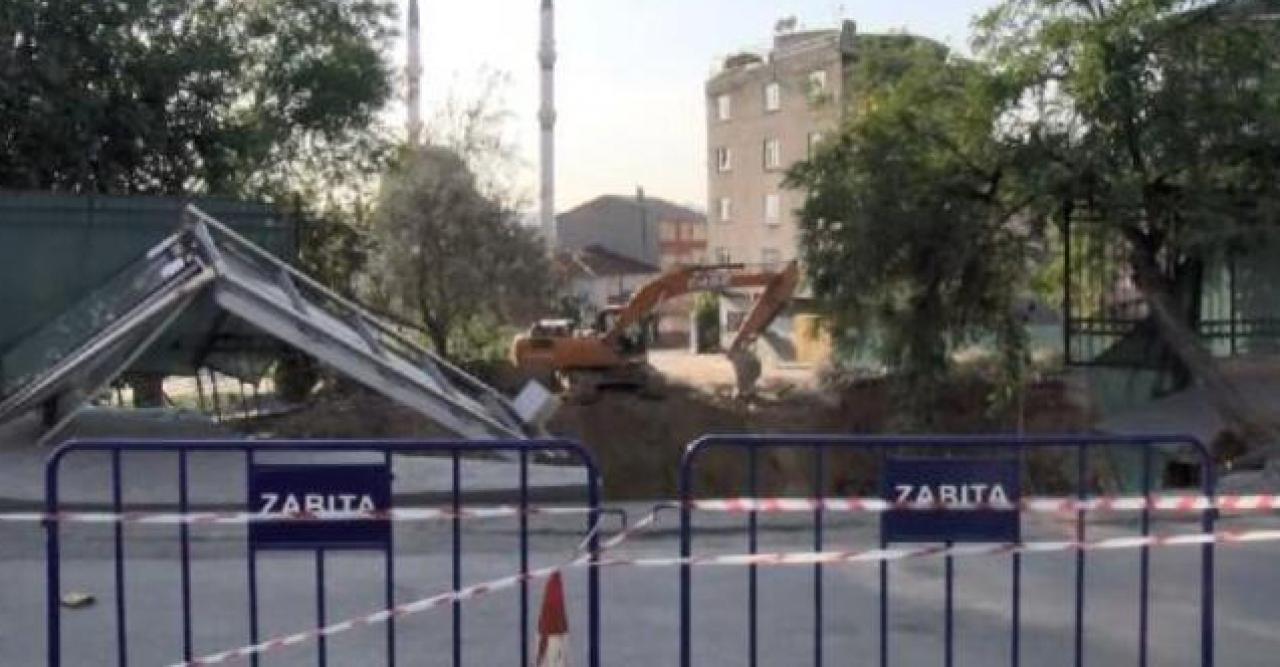 Gaziosmanpaşa’da hafriyat çalışmasında yol çöktü