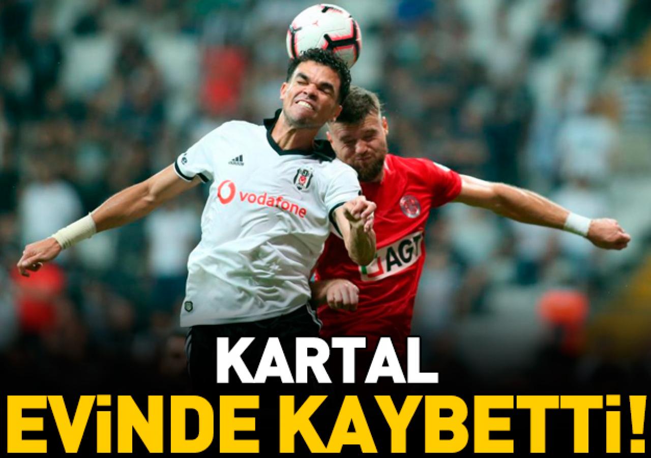 Kartal evinde yıkıldı