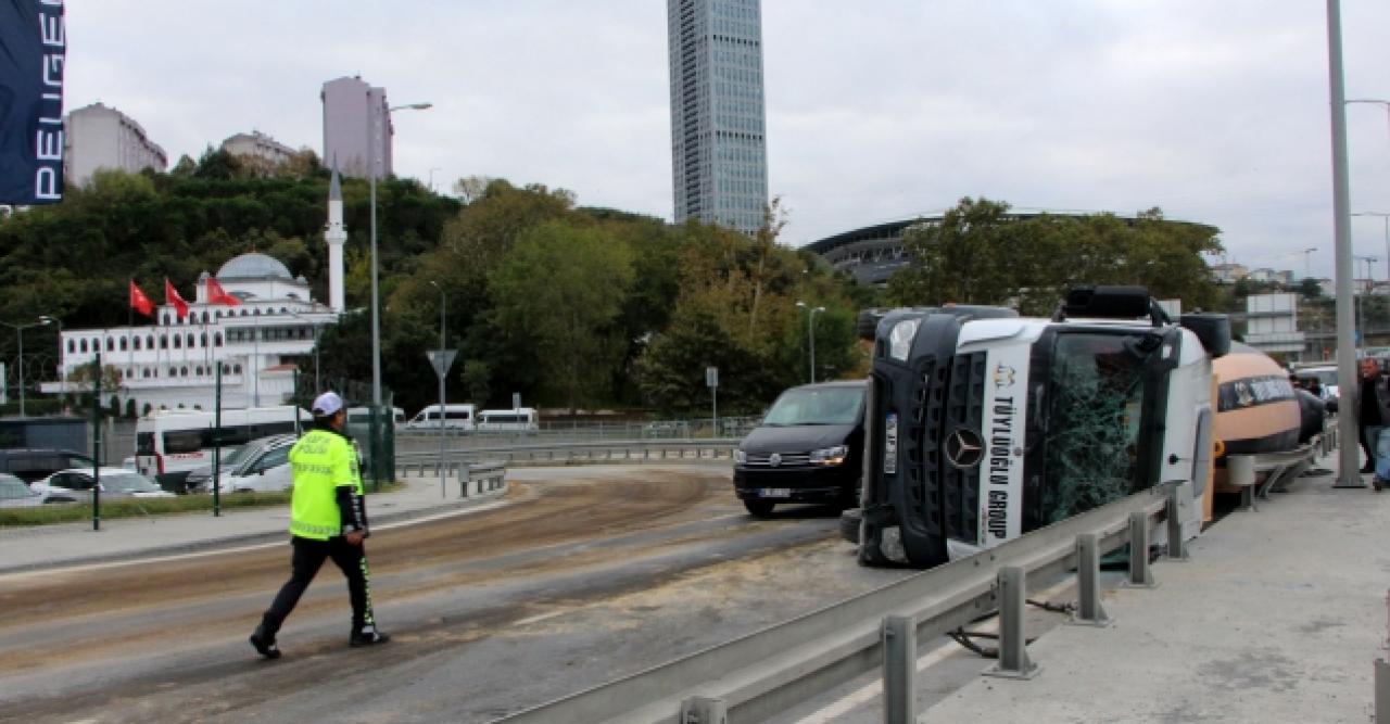 Sarıyer'de beton mikseri devrildi