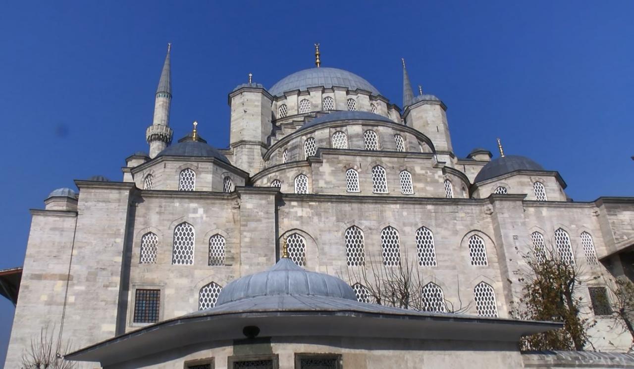 Yeni Camii'ye akın!