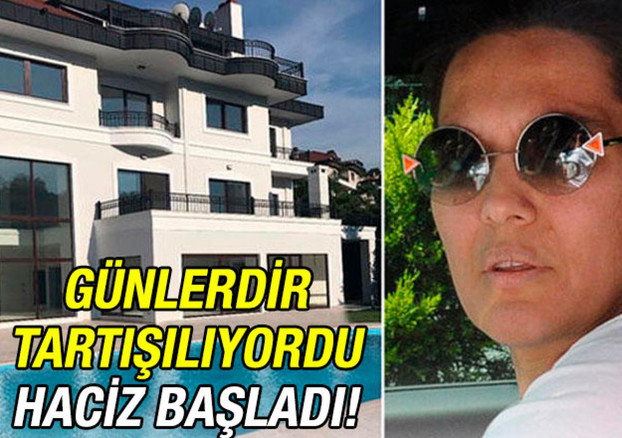 Haciz memurları Demet Akalın'ın evinde!