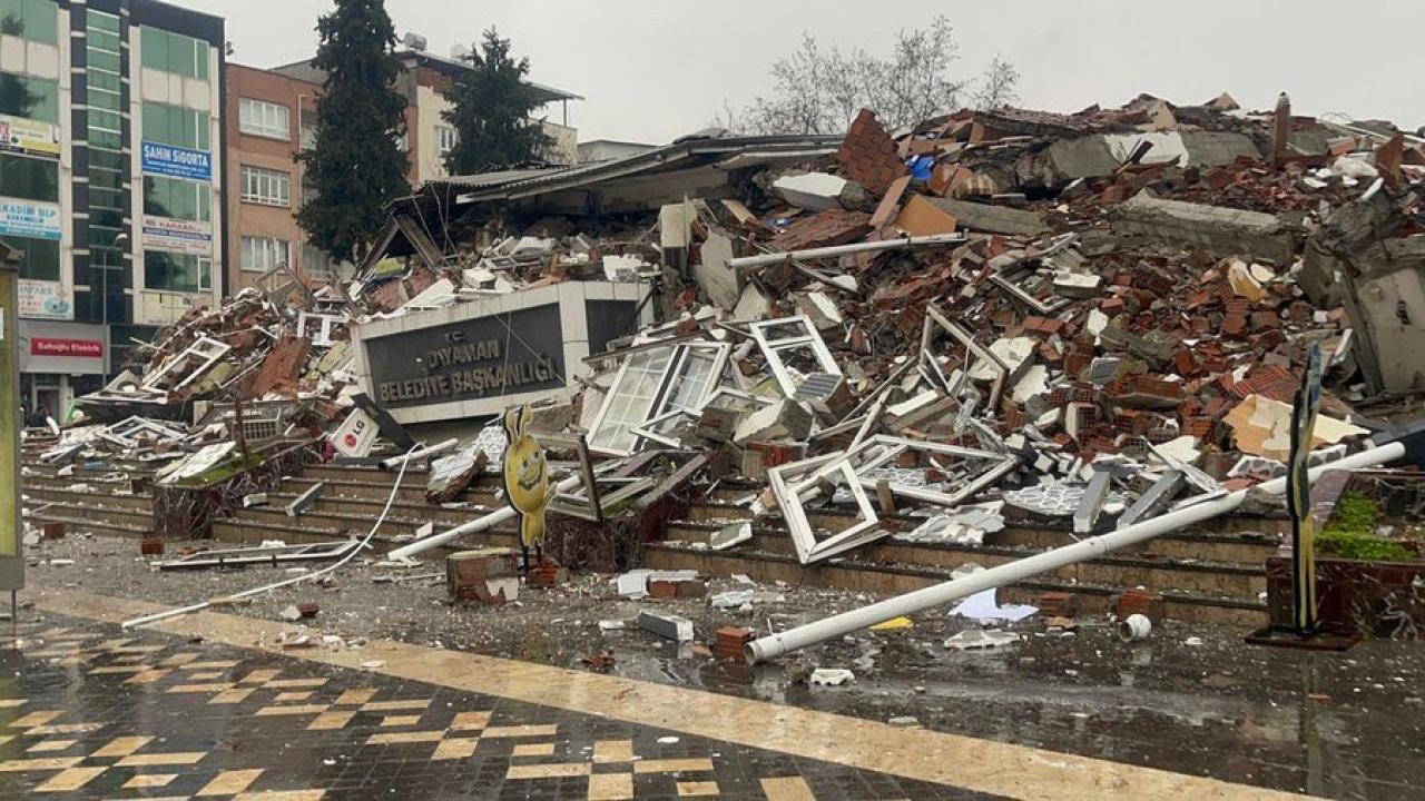 Kamu binaları neden yıkıldı?