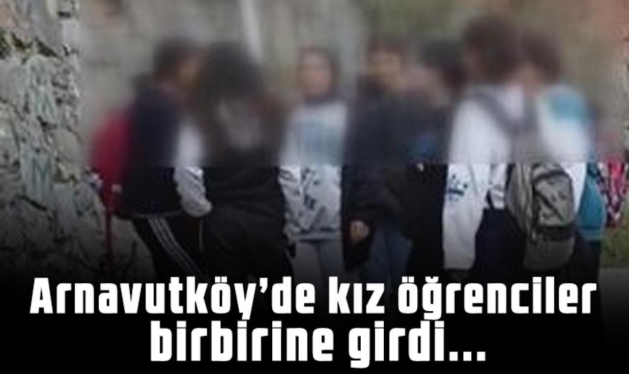 Arnavutköy'de kız öğrencilerin kavgası kamerada