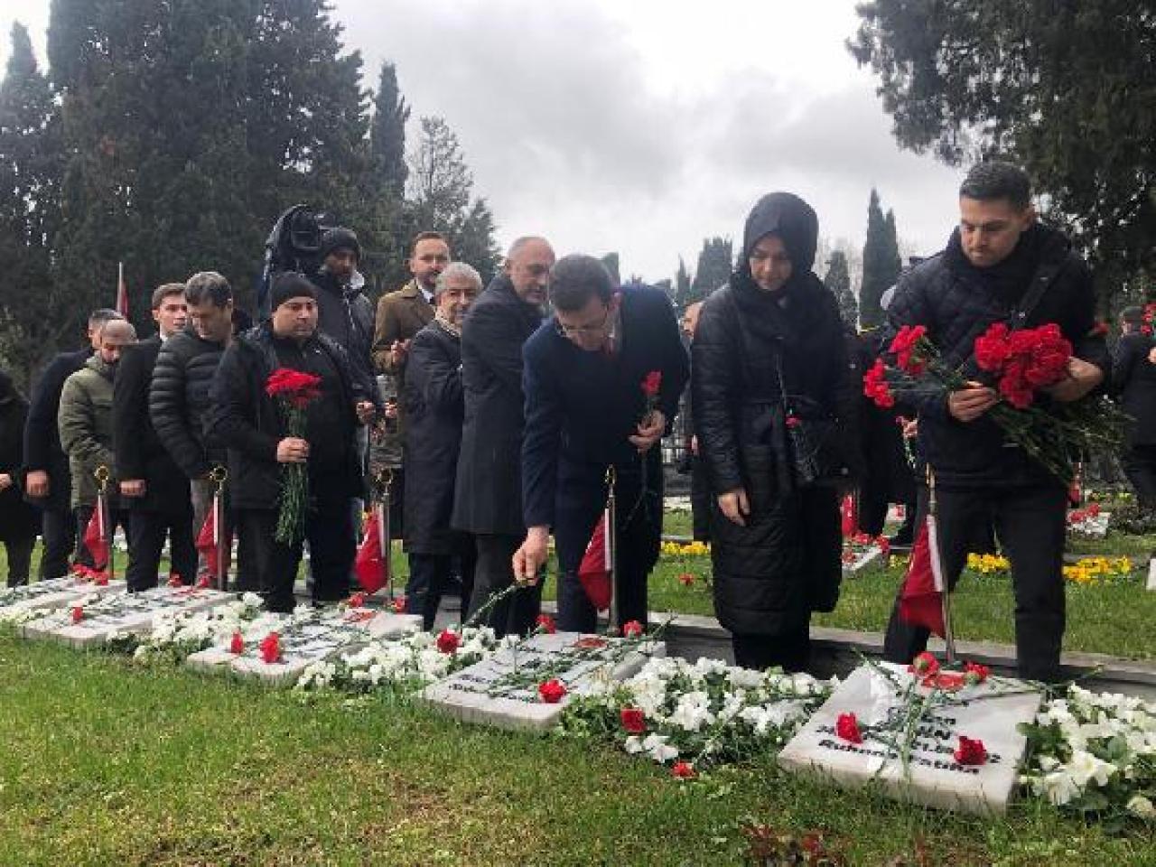 Çanakkale Şehitleri Edirnekapı Şehitliği'nde anıldı 