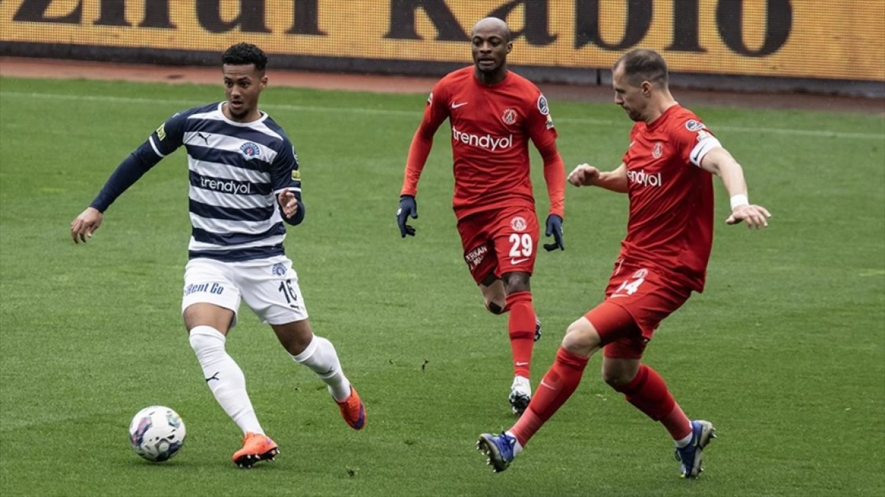 Kasımpaşa, HangiKredi Ümraniyespor ile 1-1 berabere kaldı