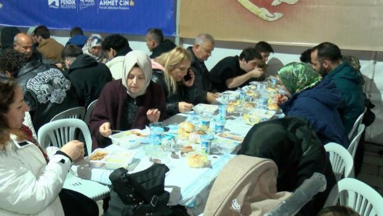 Pendik'te 560 kişi iftar çadırında ilk orucunu açtı