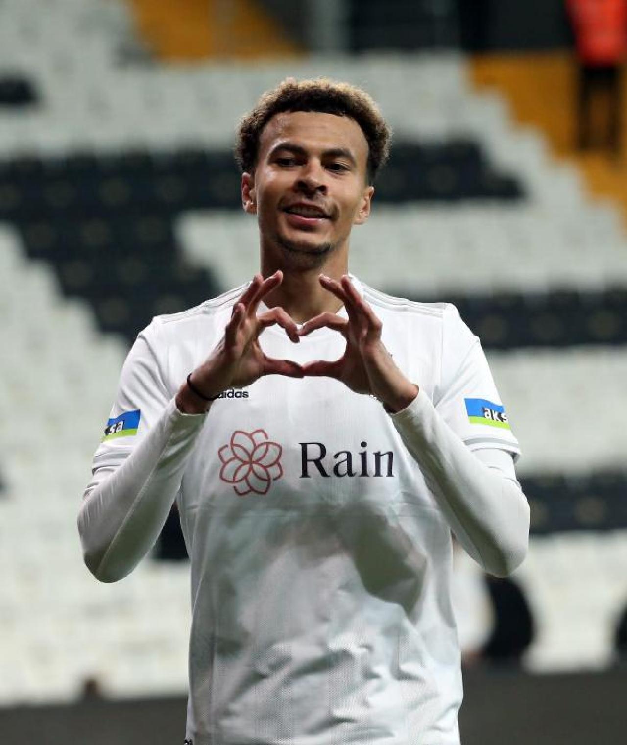 Dele Alli'nin uyluk üst adalesinde kısmi yırtık saptandı