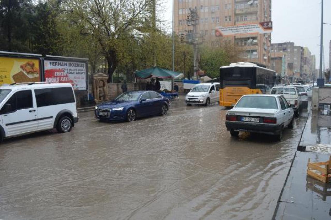 Mardin'de sağanak etkili oldu