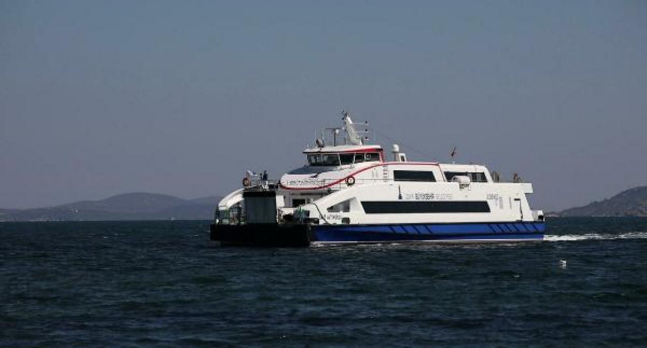 İzmir'de vapur seferlerine rüzgar engeli