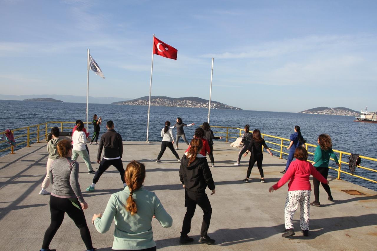 Kartal Belediyesi’nden 4 farklı noktada sabah sporu