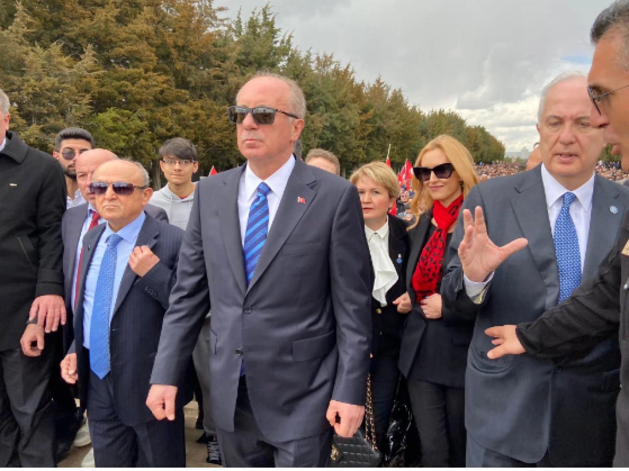 Muharrem İnce'den Anıtkabir'e ziyaret