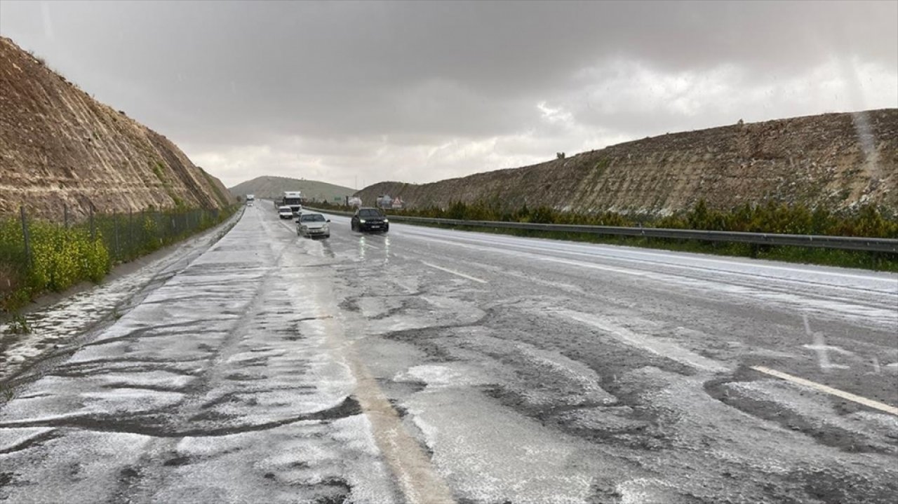 Gaziantep'te sağanak ve dolu etkili oldu