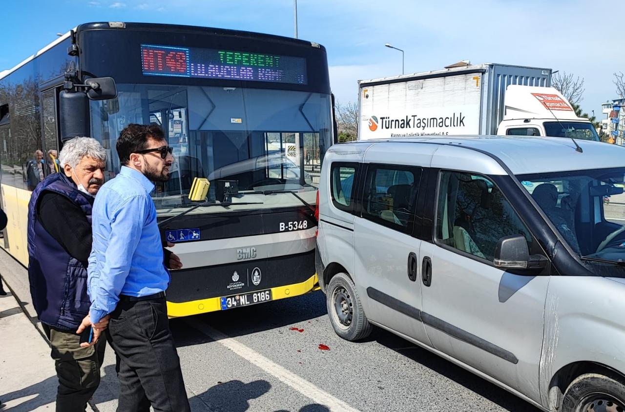 Büyükçekmece’deki kaza, trafiği felç etti!