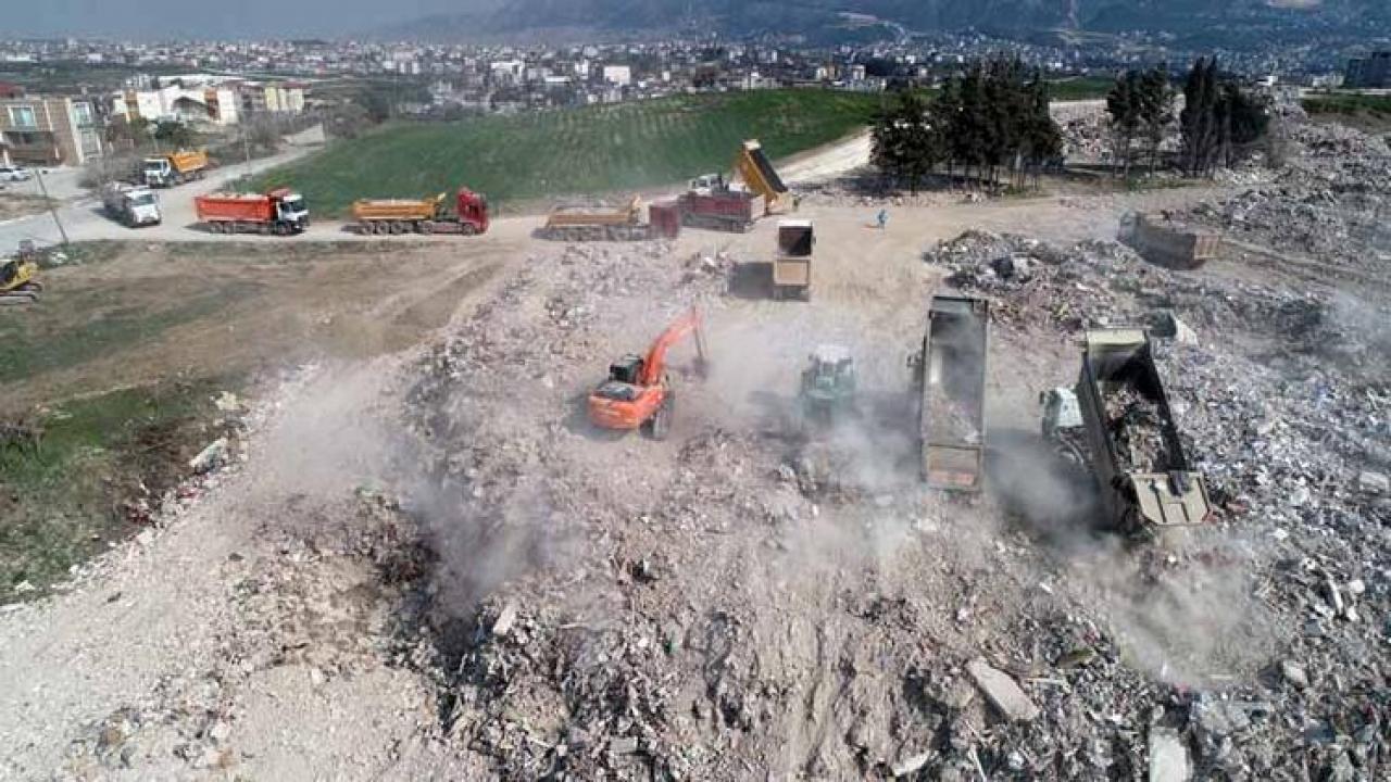 Hatay'da Enkaz Kaldırma Yoğunluğu