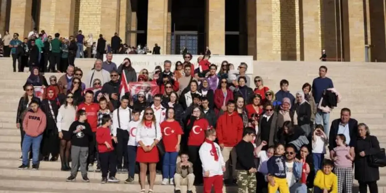 100 + 1’inci yılda Ata’nın huzurunda