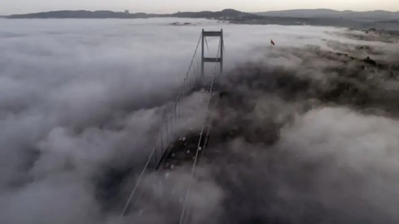 İstanbul güne yoğun sisle uyandı